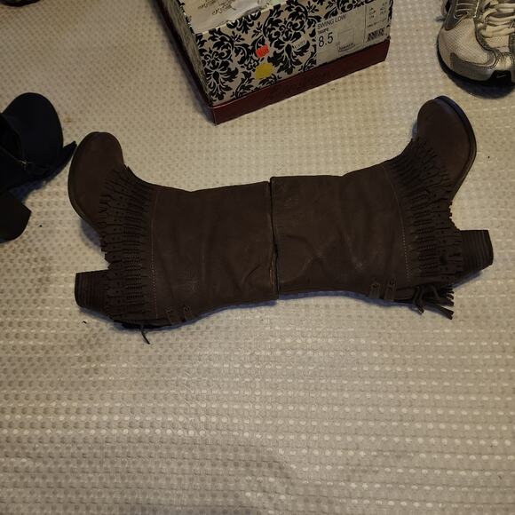 NAUGHTY MONKEY EUC WOMEN'S SIZE  8.5 SWING LOW FRINGE BOOTS - Picture 8 of 12